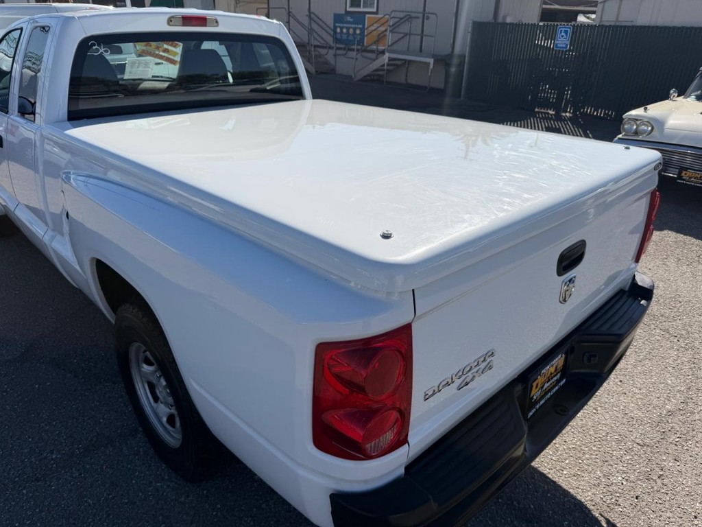 Dodge Dakota Vehicle Full-screen Gallery Image 37