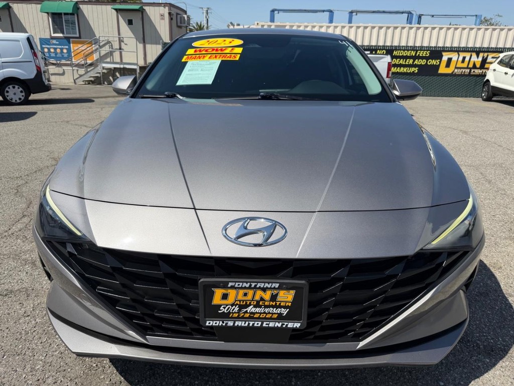 Hyundai Elantra Vehicle Full-screen Gallery Image 14