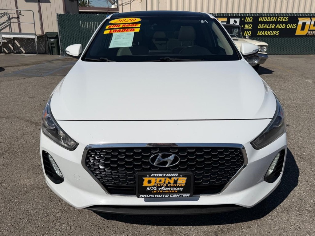 Hyundai Elantra Vehicle Full-screen Gallery Image 45