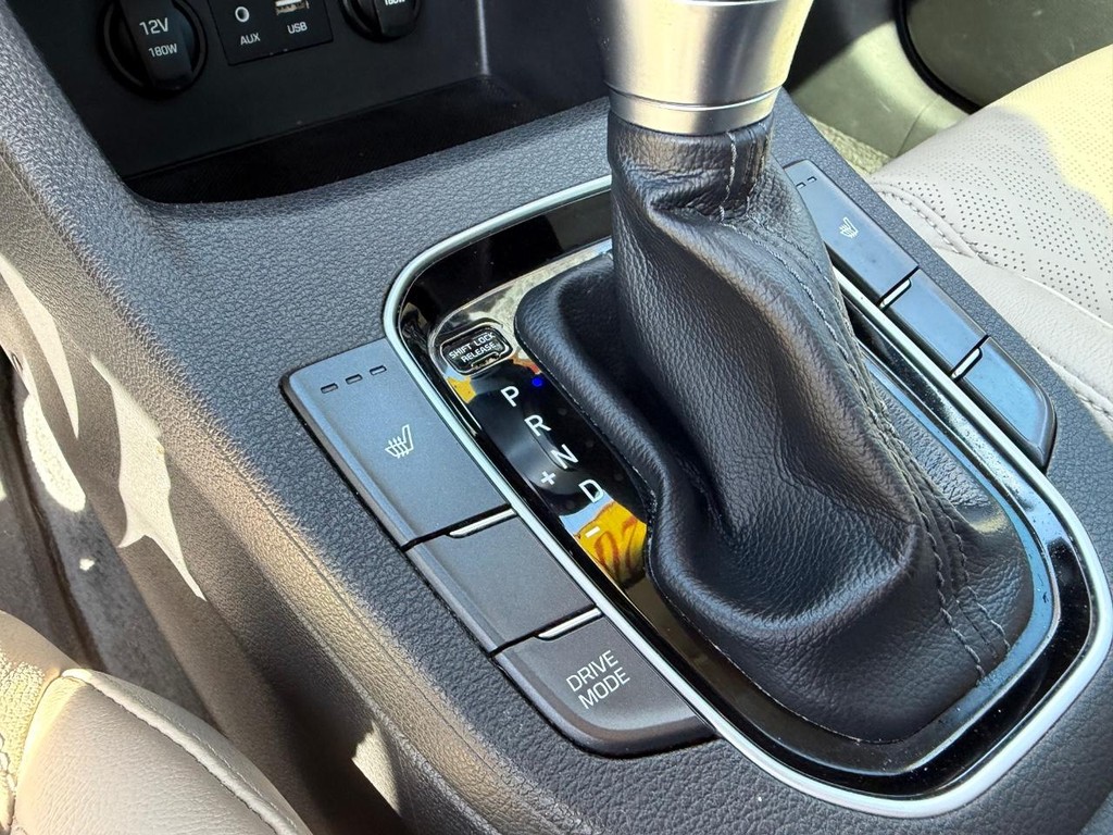 Hyundai Elantra Vehicle Full-screen Gallery Image 80
