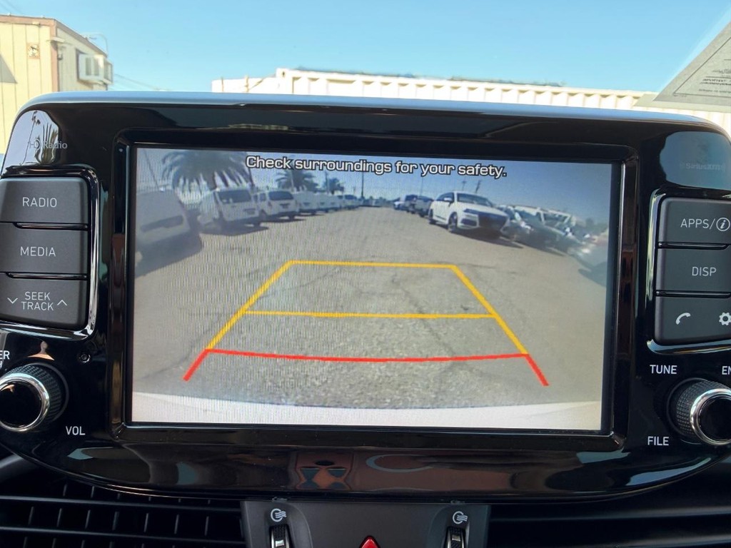 Hyundai Elantra Vehicle Full-screen Gallery Image 81