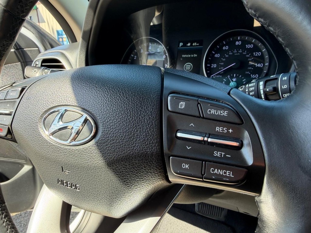 Hyundai Elantra GT Vehicle Full-screen Gallery Image 29