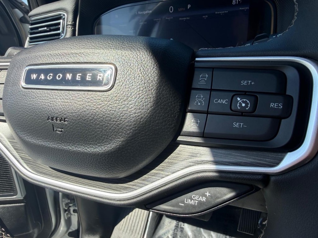 Jeep Wagoneer Vehicle Full-screen Gallery Image 29