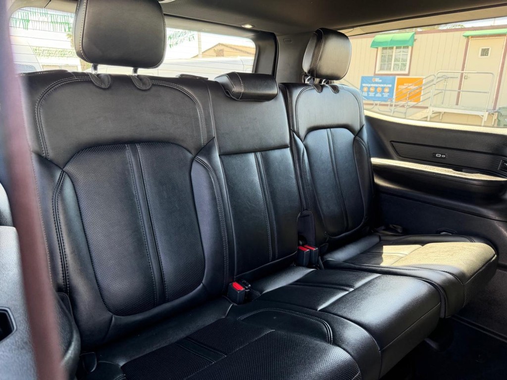 Jeep Wagoneer Vehicle Full-screen Gallery Image 45