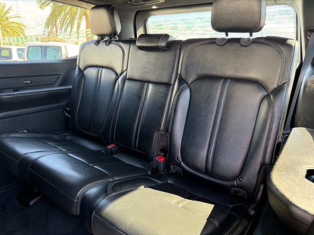 Jeep Wagoneer Vehicle Full-screen Gallery Image 48