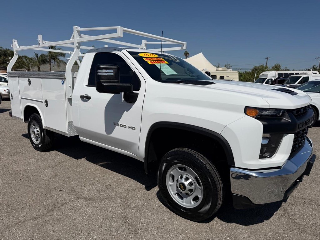 Chevrolet Silverado 2500HD Vehicle Full-screen Gallery Image 03