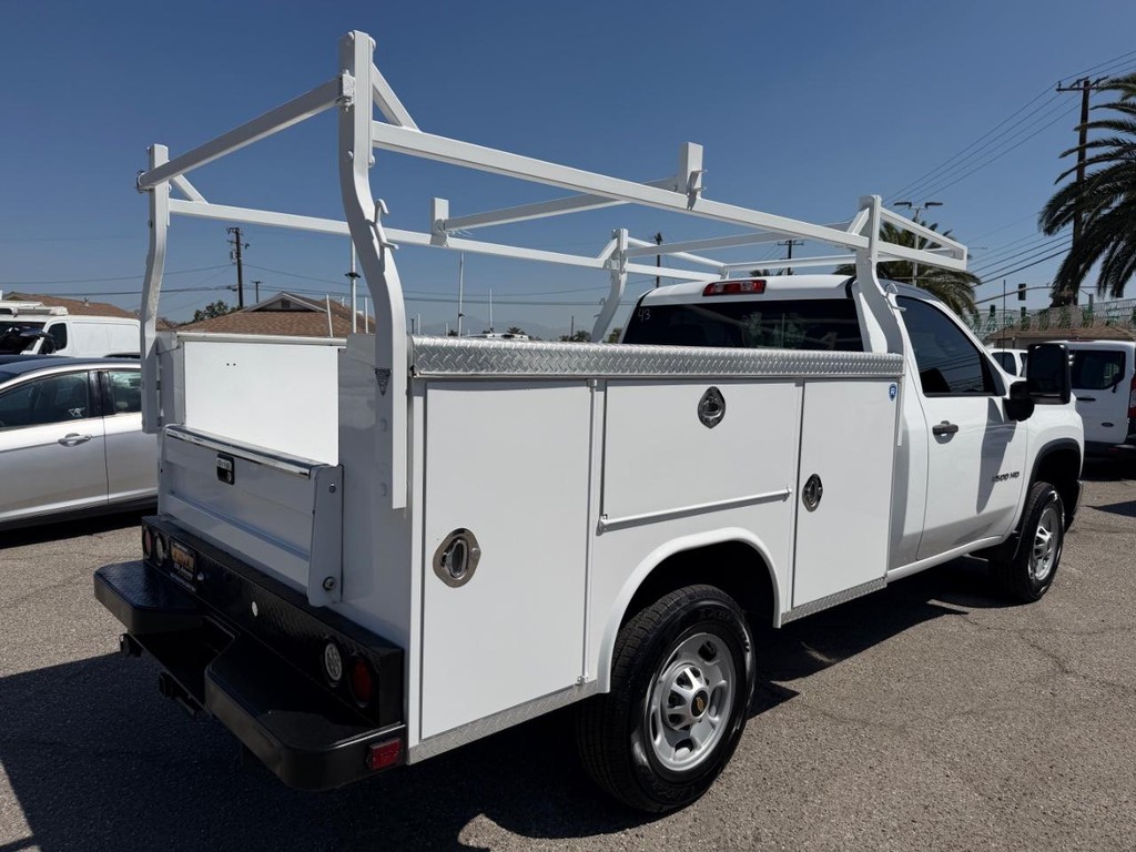 Chevrolet Silverado 2500HD Vehicle Full-screen Gallery Image 06