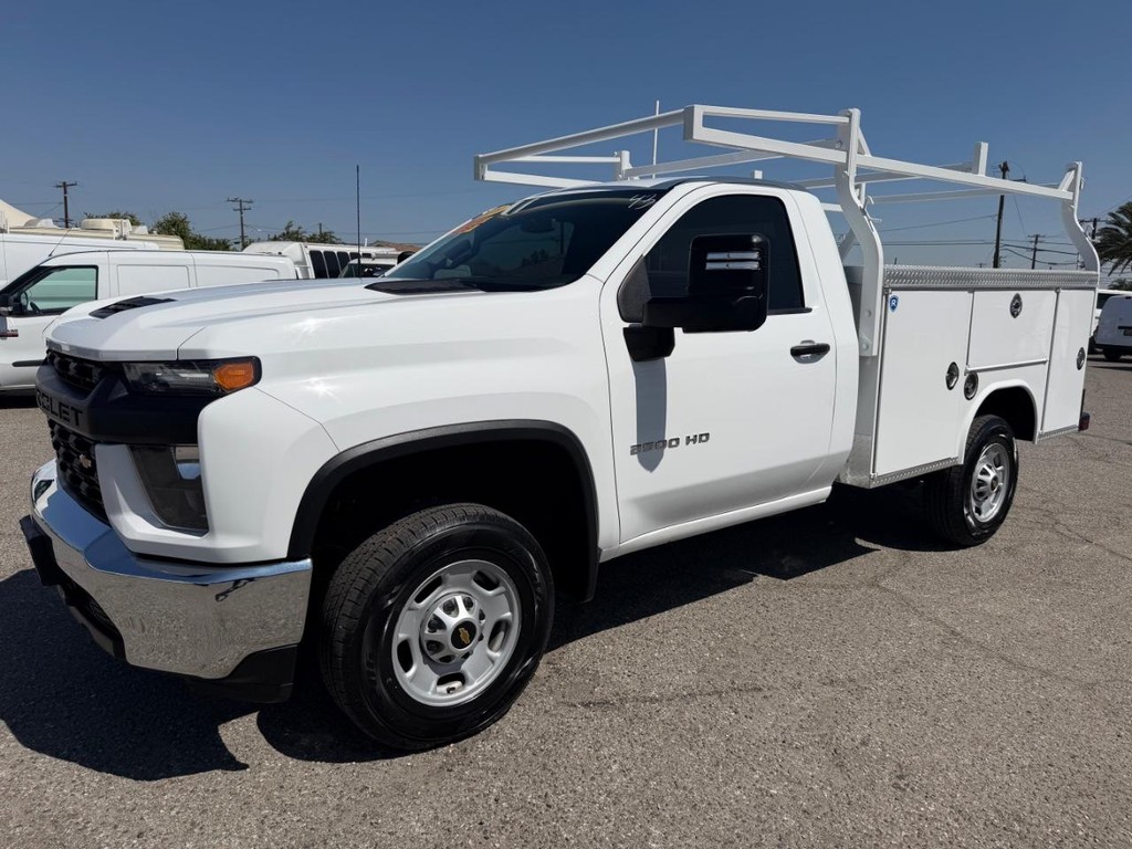 Chevrolet Silverado 2500HD Vehicle Full-screen Gallery Image 12