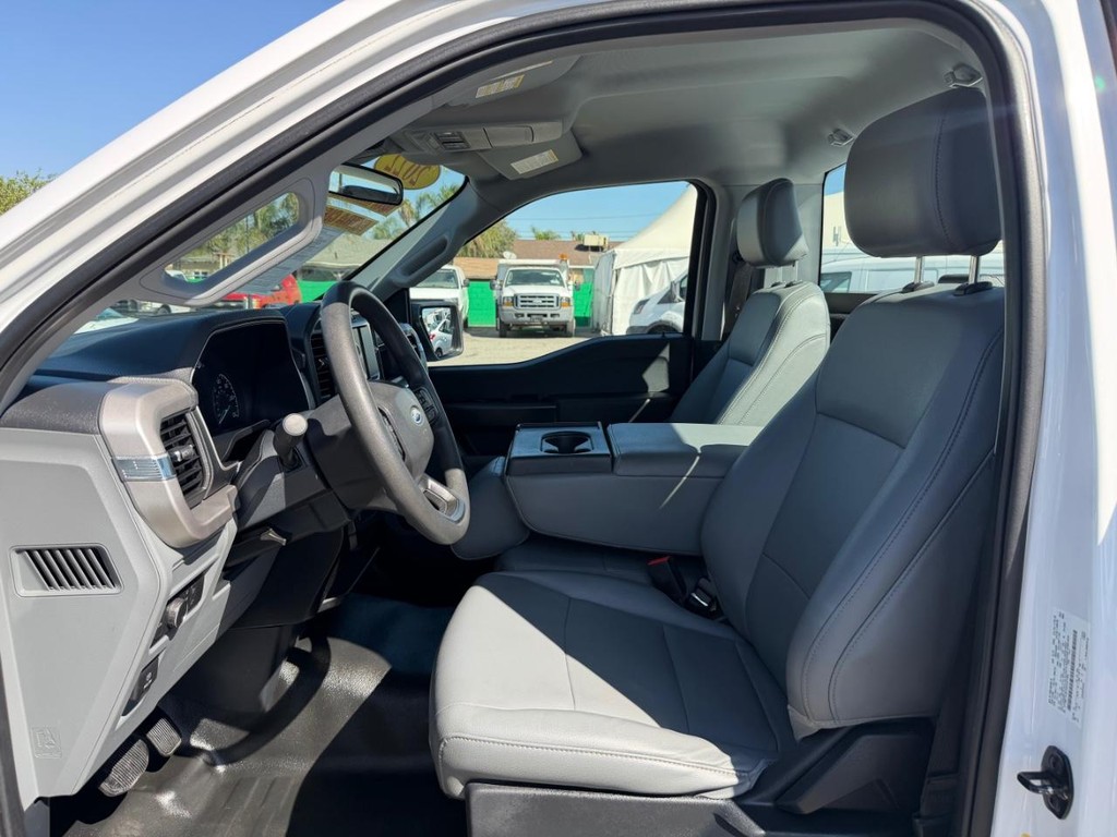 Ford F-150 Vehicle Full-screen Gallery Image 17