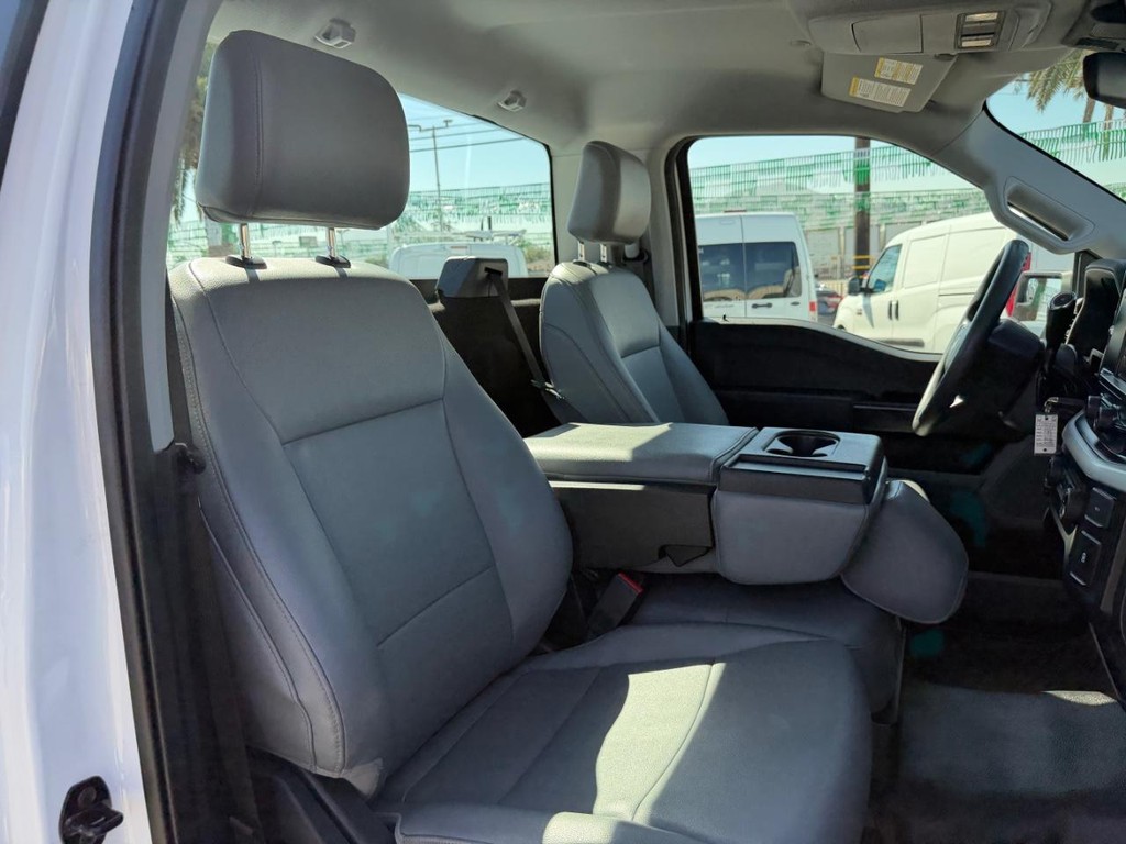Ford F-150 Vehicle Full-screen Gallery Image 22