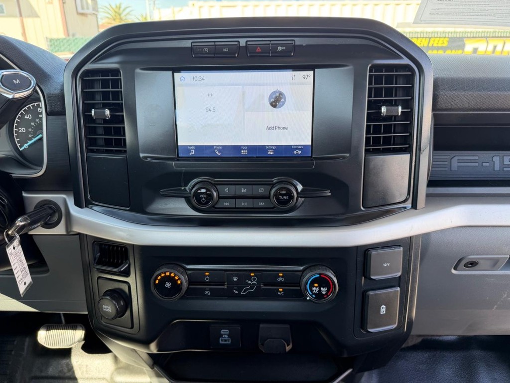 Ford F-150 Vehicle Full-screen Gallery Image 24