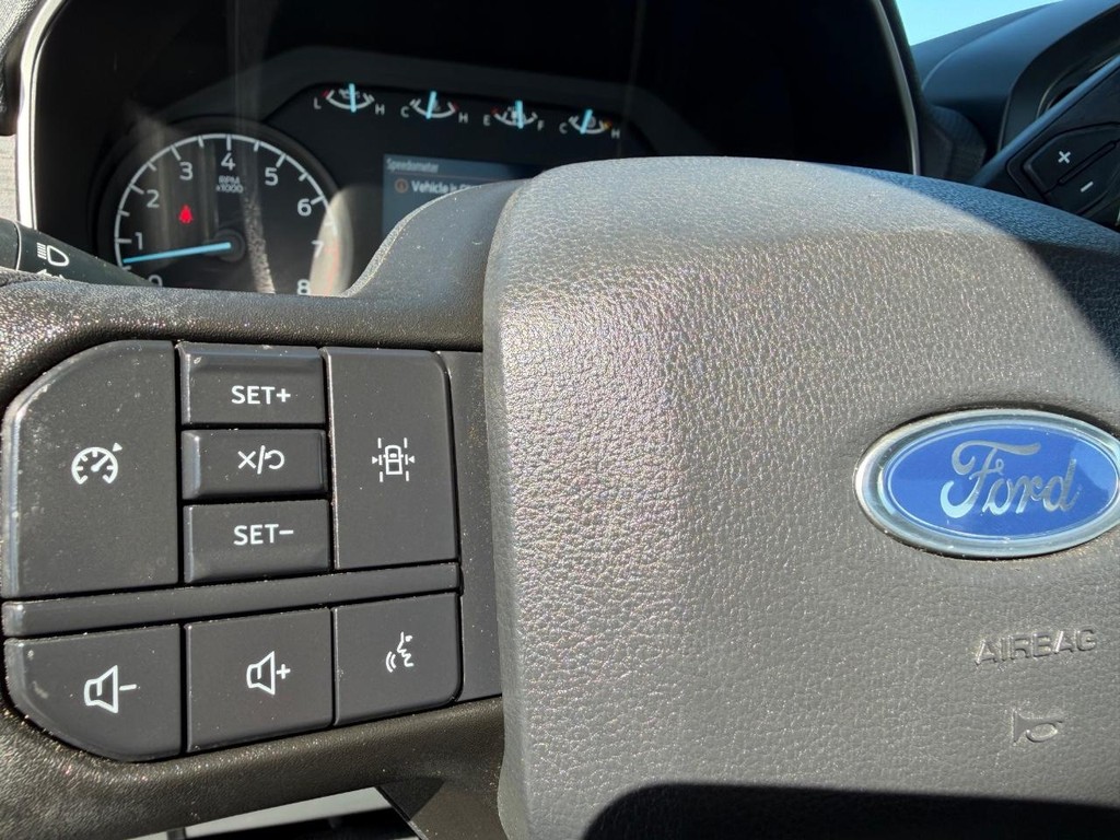 Ford F-150 Vehicle Full-screen Gallery Image 26