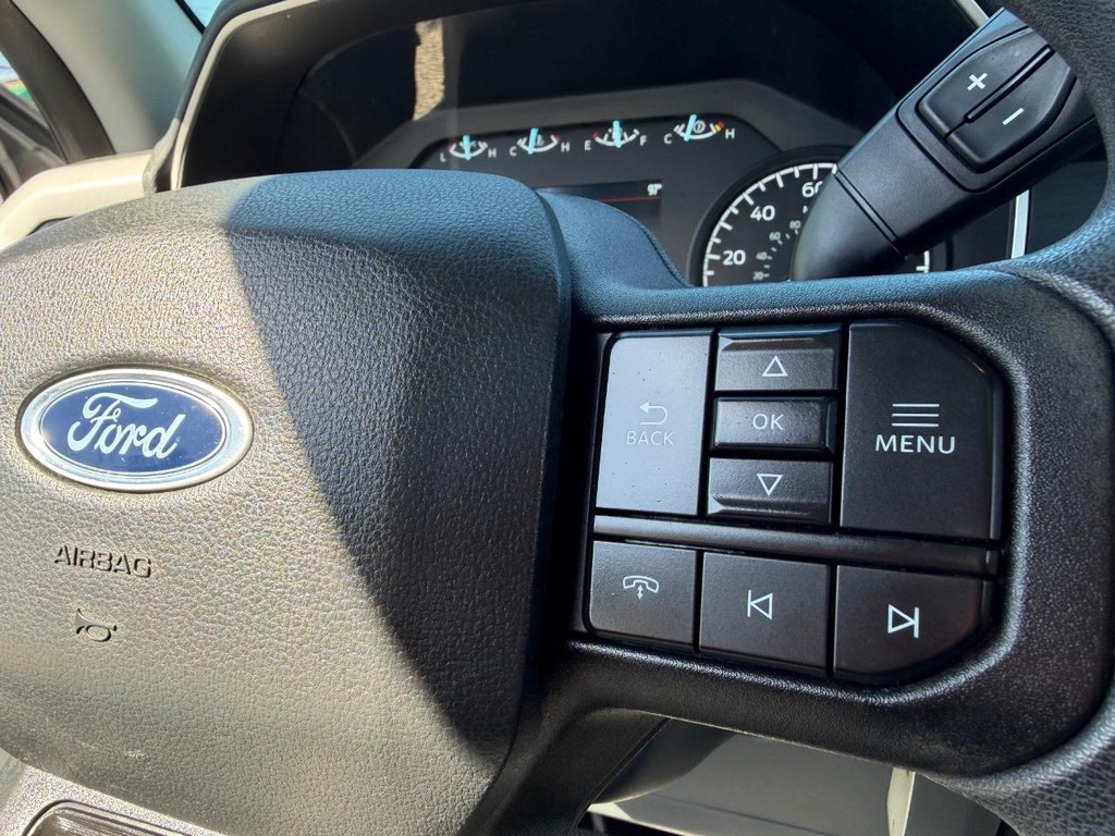 Ford F-150 Vehicle Full-screen Gallery Image 27