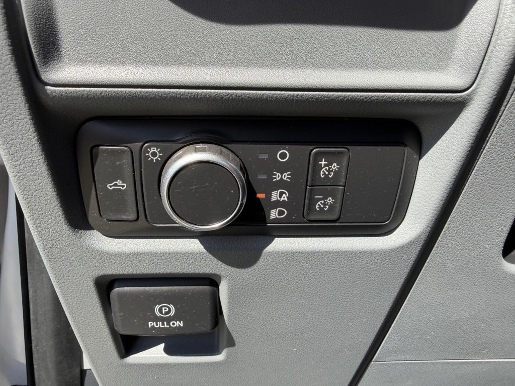 Ford F-150 Vehicle Full-screen Gallery Image 29