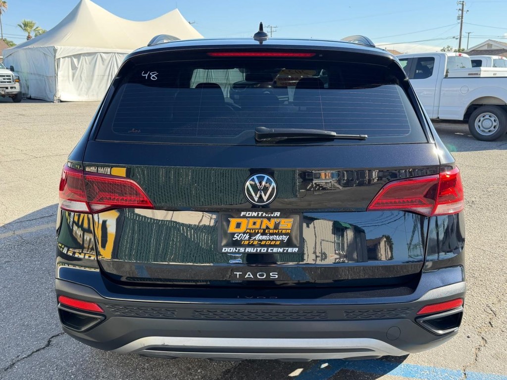 Volkswagen Taos Vehicle Full-screen Gallery Image 08