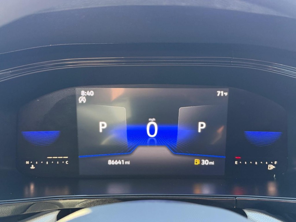 Volkswagen Taos Vehicle Full-screen Gallery Image 30