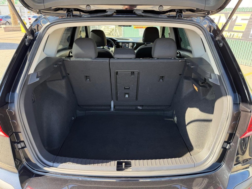 Volkswagen Taos Vehicle Full-screen Gallery Image 42
