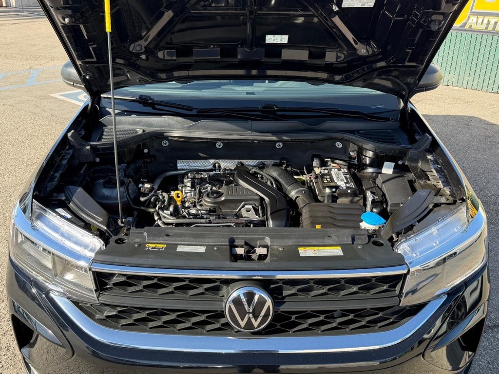Volkswagen Taos Vehicle Full-screen Gallery Image 43