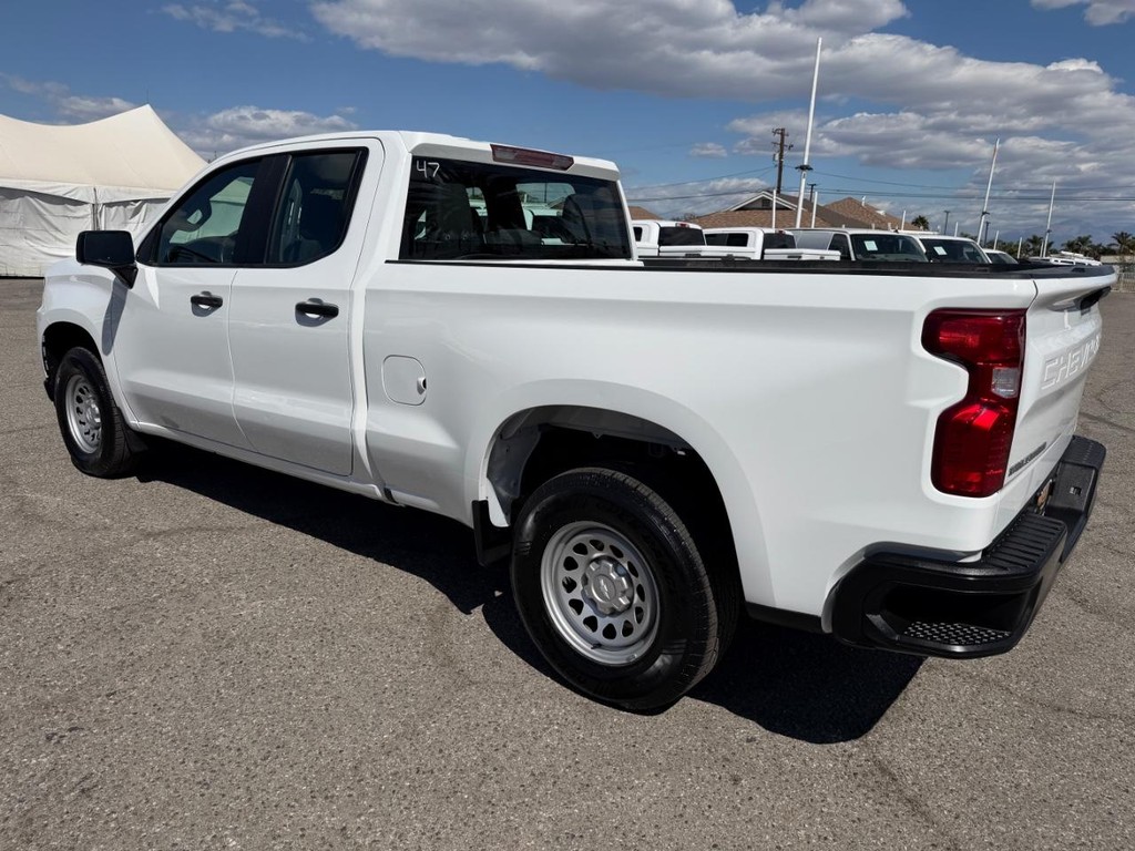 Chevrolet Silverado 1500 Vehicle Full-screen Gallery Image 15