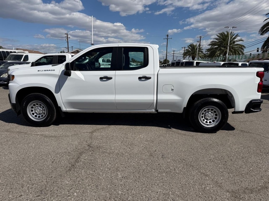 Chevrolet Silverado 1500 Vehicle Full-screen Gallery Image 16