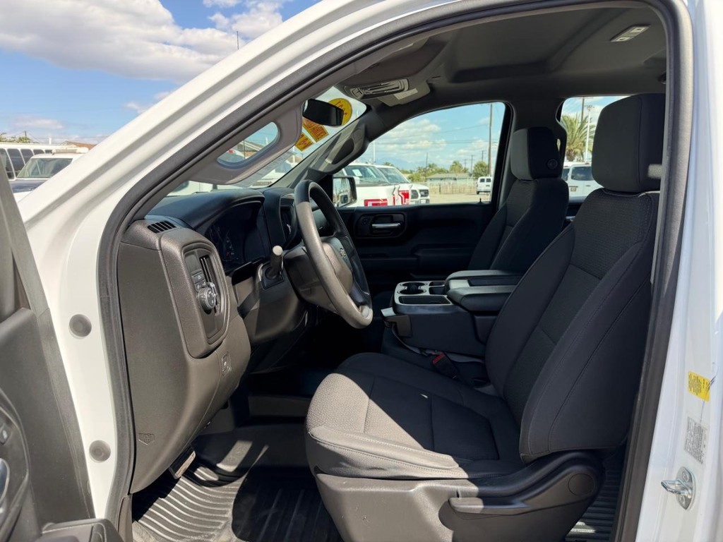 Chevrolet Silverado 1500 Vehicle Full-screen Gallery Image 20