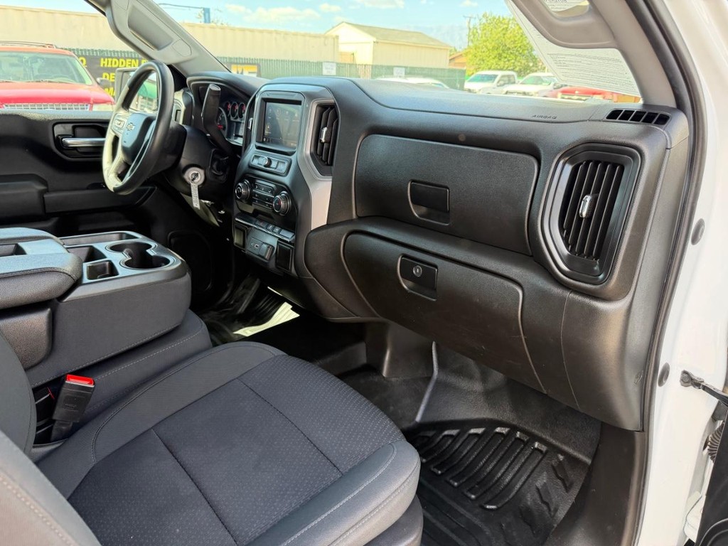 Chevrolet Silverado 1500 Vehicle Full-screen Gallery Image 23