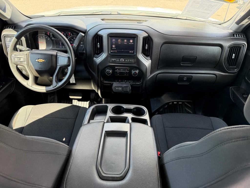 Chevrolet Silverado 1500 Vehicle Full-screen Gallery Image 26