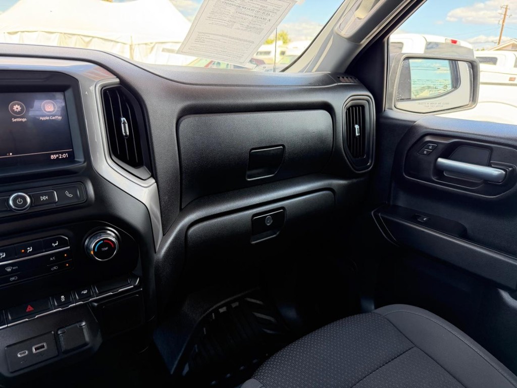 Chevrolet Silverado 1500 Vehicle Full-screen Gallery Image 29