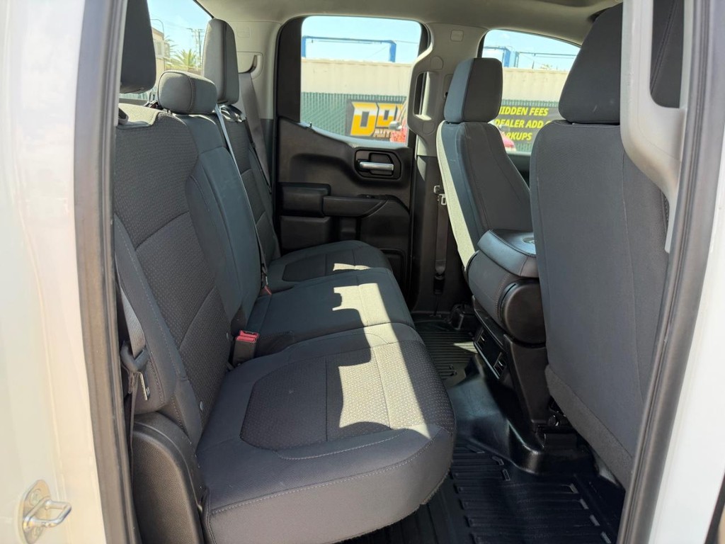 Chevrolet Silverado 1500 Vehicle Full-screen Gallery Image 33