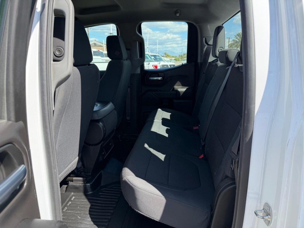 Chevrolet Silverado 1500 Vehicle Full-screen Gallery Image 35