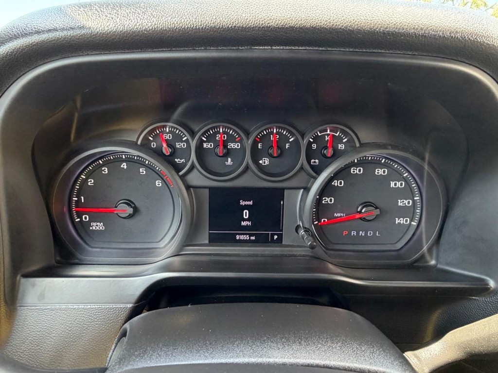 Chevrolet Silverado 1500 Vehicle Full-screen Gallery Image 40