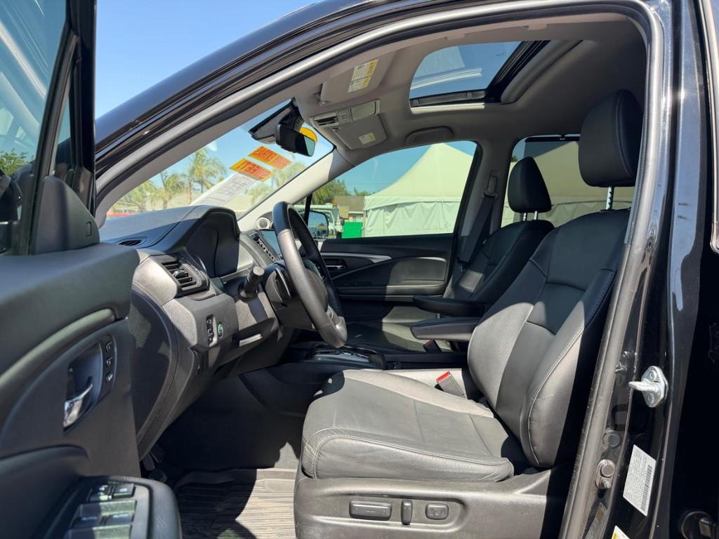 Honda Pilot Vehicle Full-screen Gallery Image 17