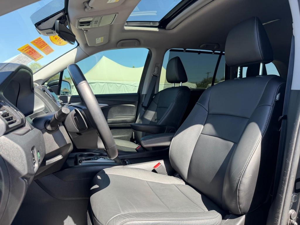 Honda Pilot Vehicle Full-screen Gallery Image 18