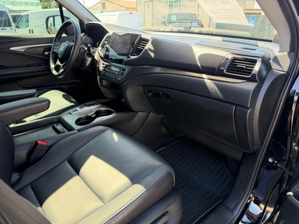 Honda Pilot Vehicle Full-screen Gallery Image 20