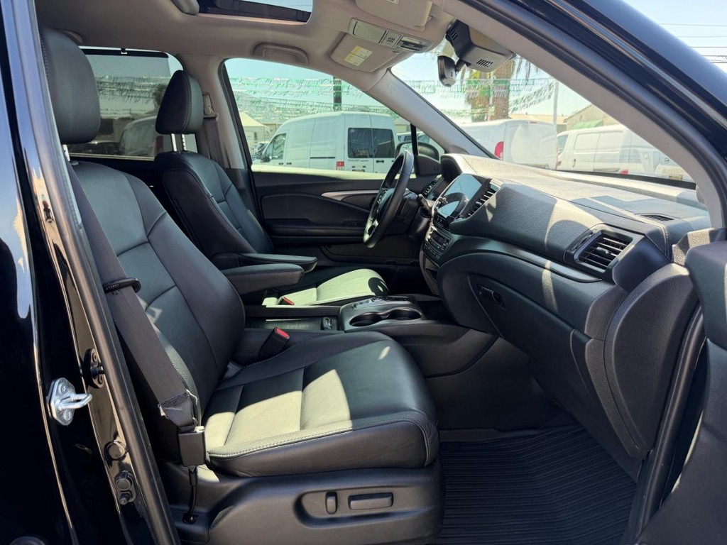Honda Pilot Vehicle Full-screen Gallery Image 21
