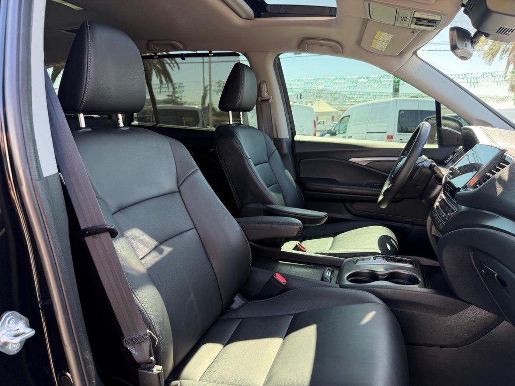 Honda Pilot Vehicle Full-screen Gallery Image 22