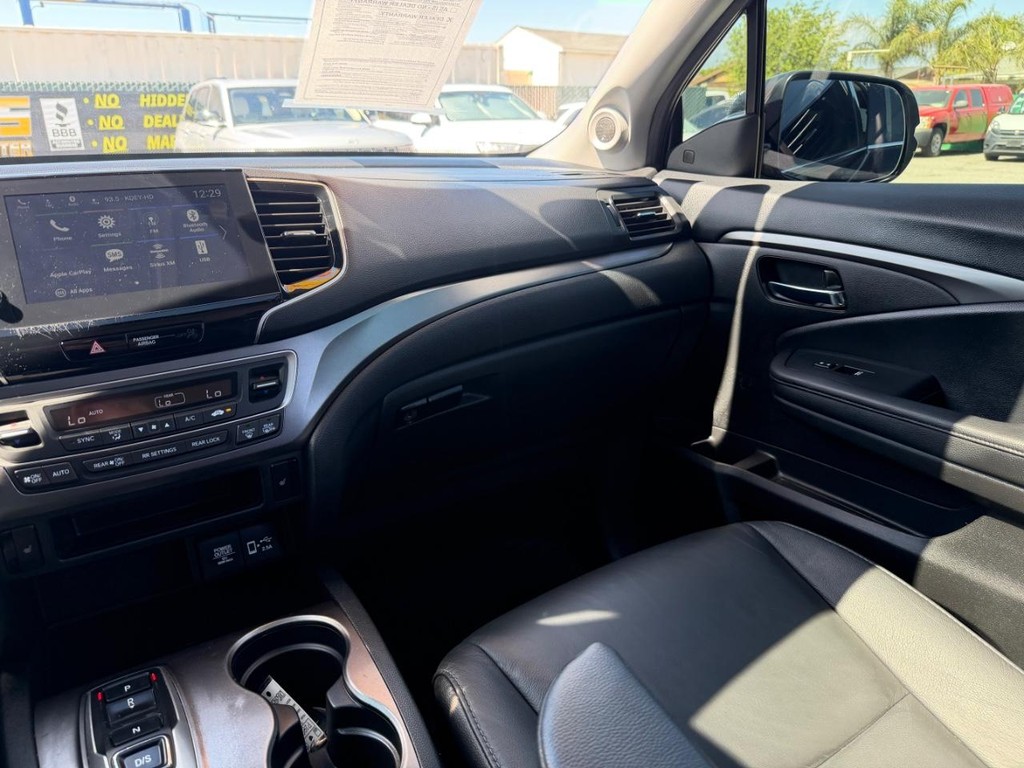 Honda Pilot Vehicle Full-screen Gallery Image 26