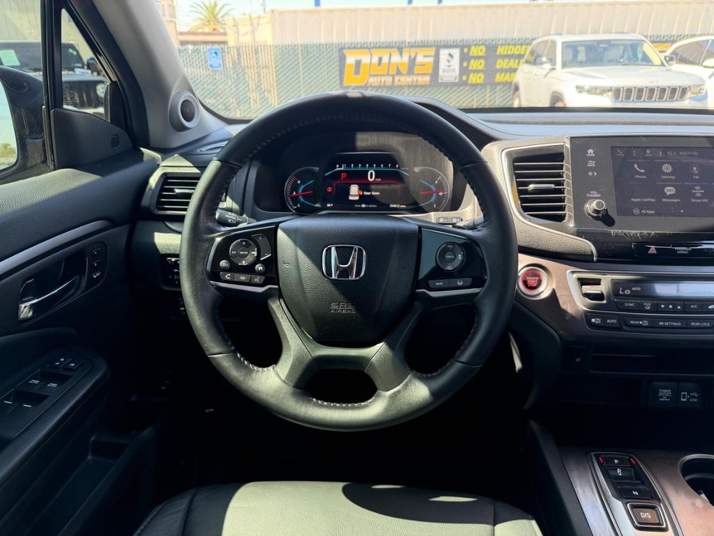 Honda Pilot Vehicle Full-screen Gallery Image 27