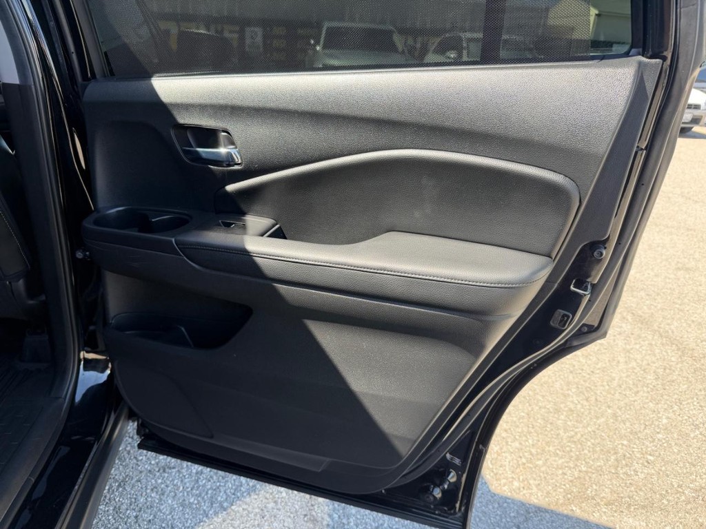 Honda Pilot Vehicle Full-screen Gallery Image 40