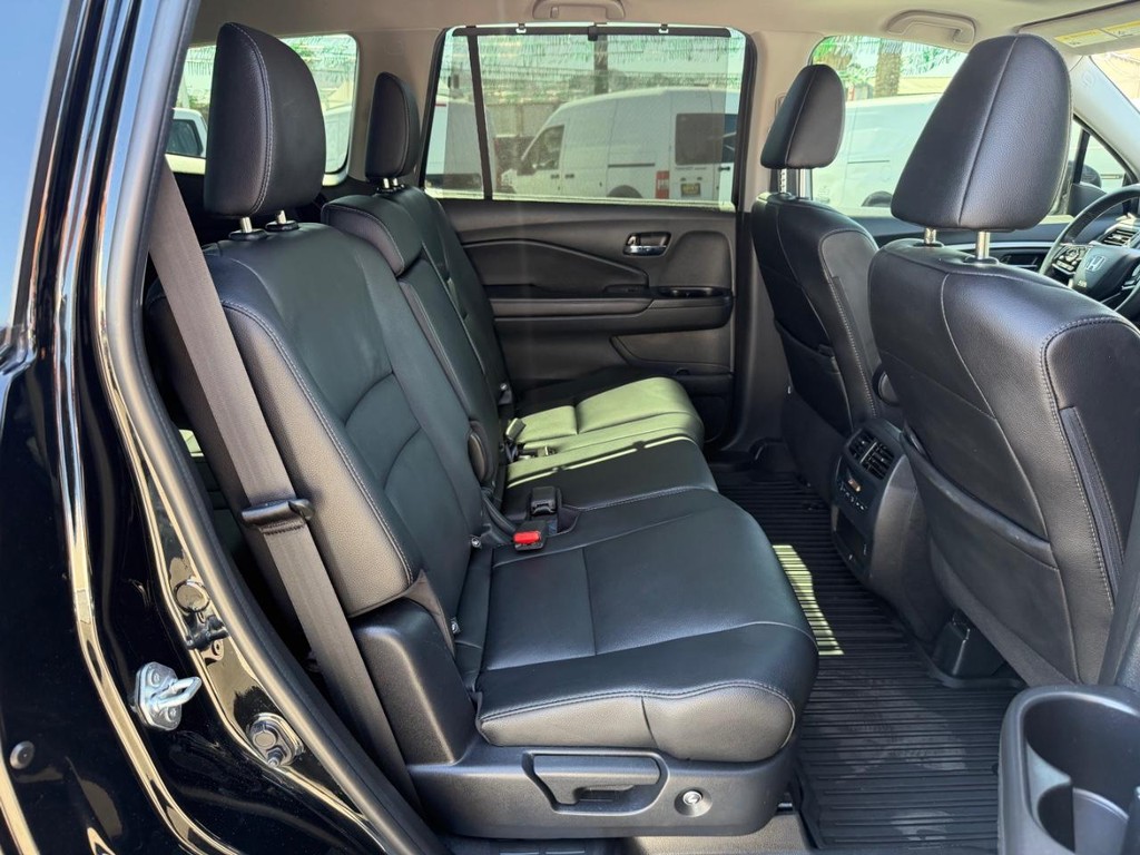 Honda Pilot Vehicle Full-screen Gallery Image 41