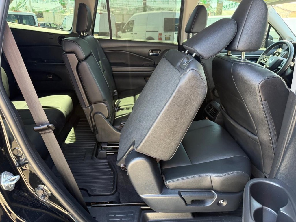 Honda Pilot Vehicle Full-screen Gallery Image 42