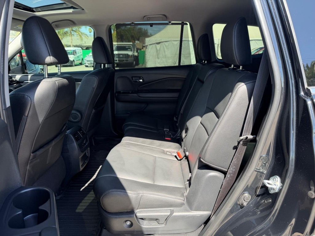 Honda Pilot Vehicle Full-screen Gallery Image 45