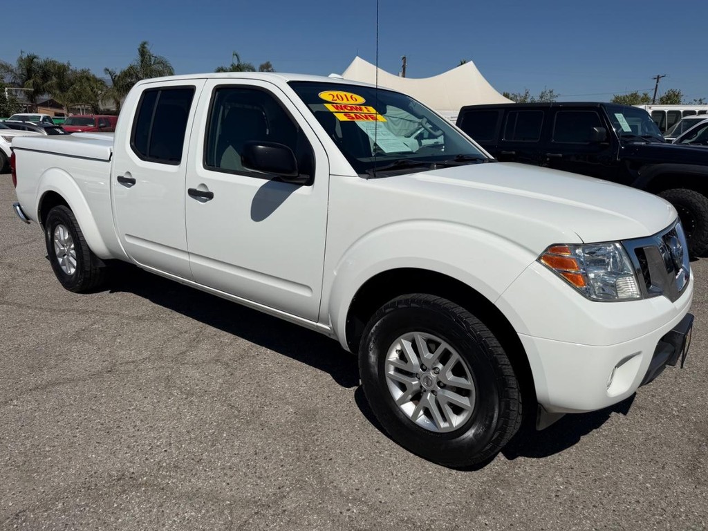 Nissan Frontier Vehicle Full-screen Gallery Image 03