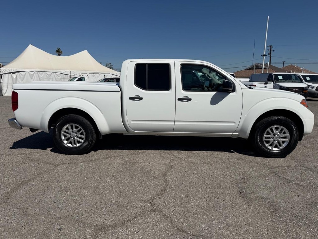 Nissan Frontier Vehicle Full-screen Gallery Image 05