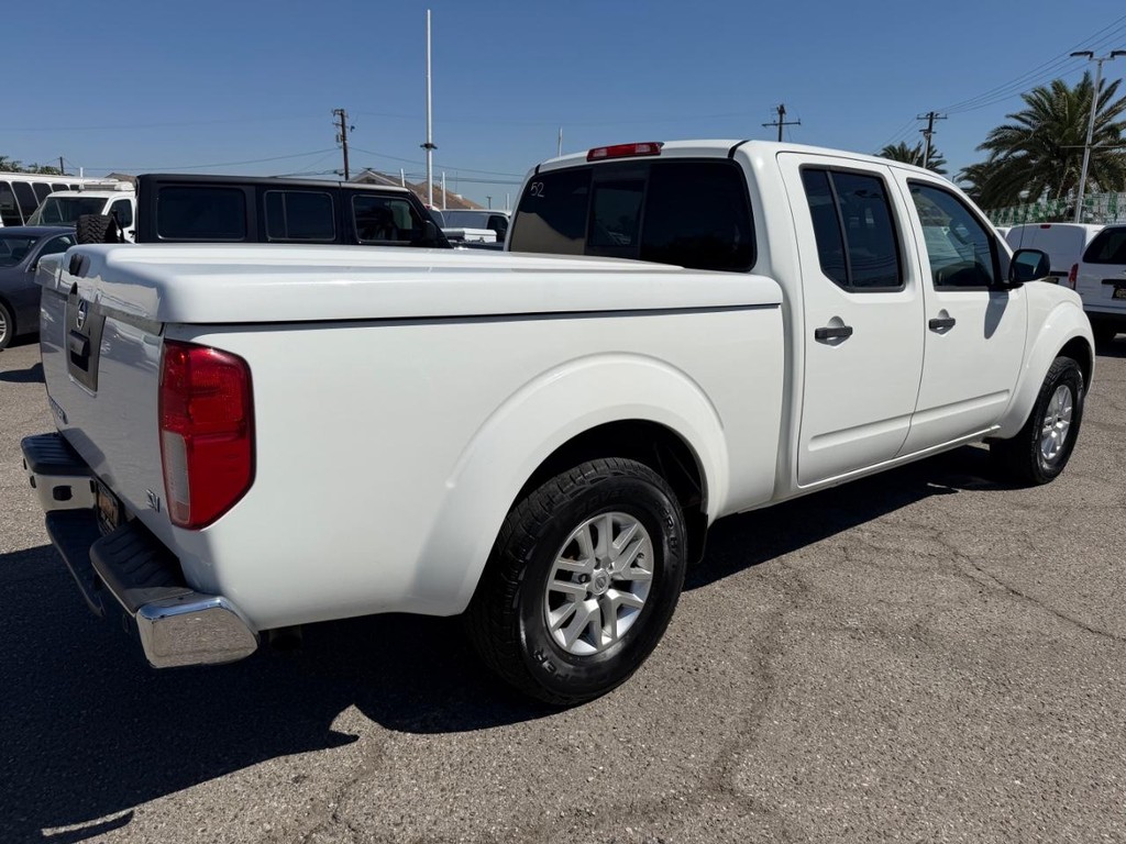 Nissan Frontier Vehicle Full-screen Gallery Image 06