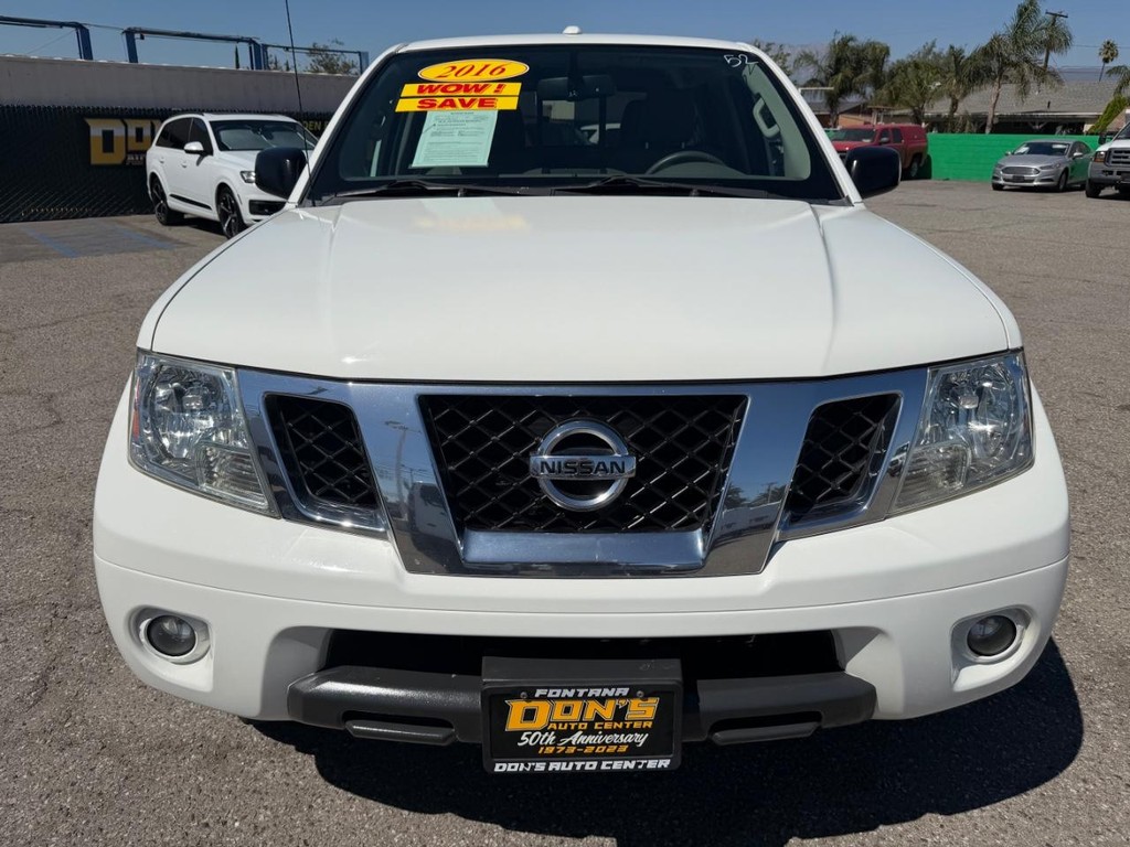 Nissan Frontier Vehicle Full-screen Gallery Image 14