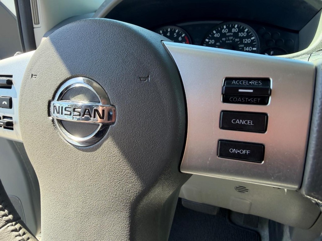 Nissan Frontier Vehicle Full-screen Gallery Image 29