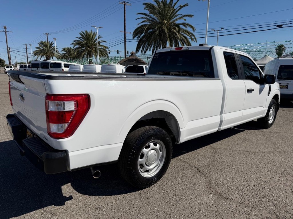Ford F-150 Vehicle Full-screen Gallery Image 06