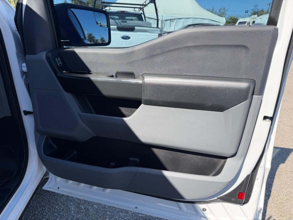 Ford F-150 Vehicle Full-screen Gallery Image 22