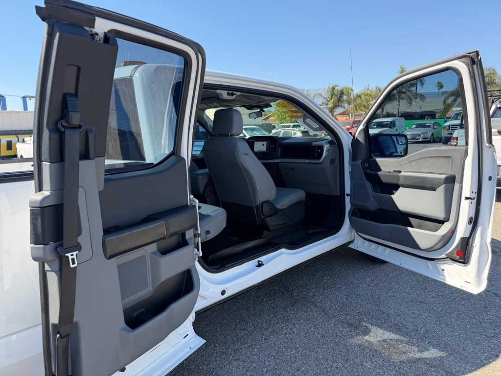 Ford F-150 Vehicle Full-screen Gallery Image 28